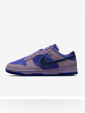 Rare Nike Dunk low SE Sneakers in Hydrangea/deep royal blue women’s 8 /mens 6.5